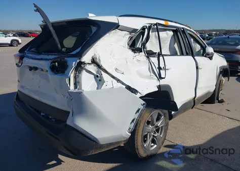 2024 Toyota Rav4 Xle z USA, uszkodzony, nr VIN 2T3W1RFV3RW334482